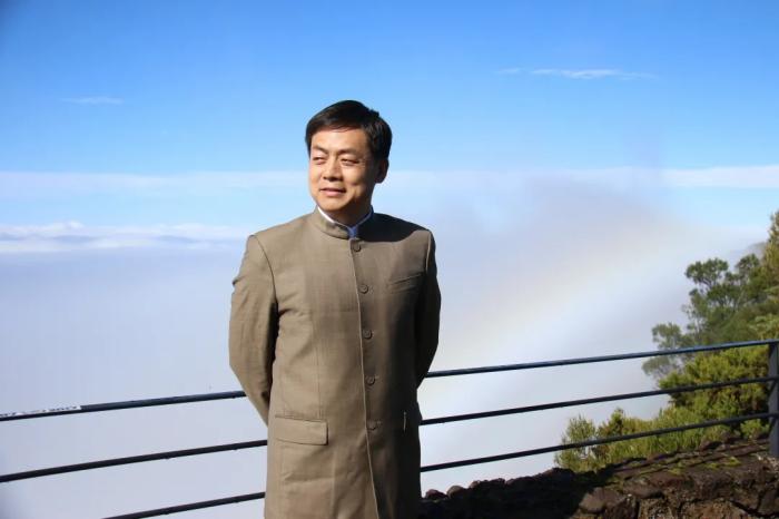 东西问丨王义桅：高质量共建“一带一路”如何行稳致远？